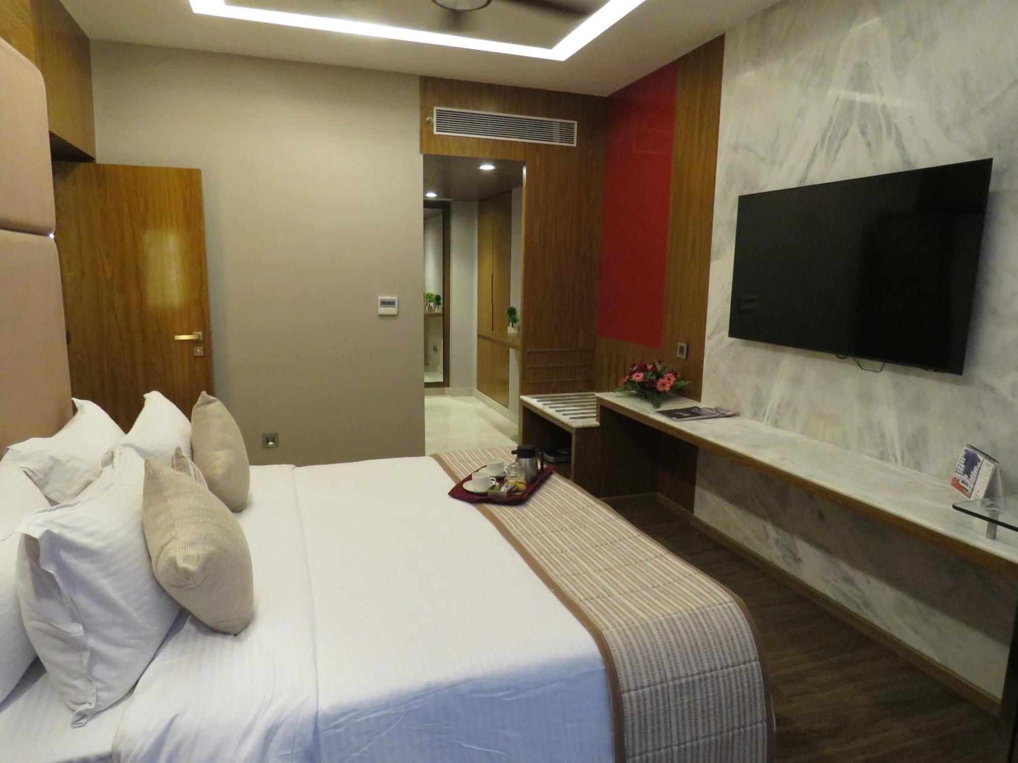 Lords Plaza 3* Surat