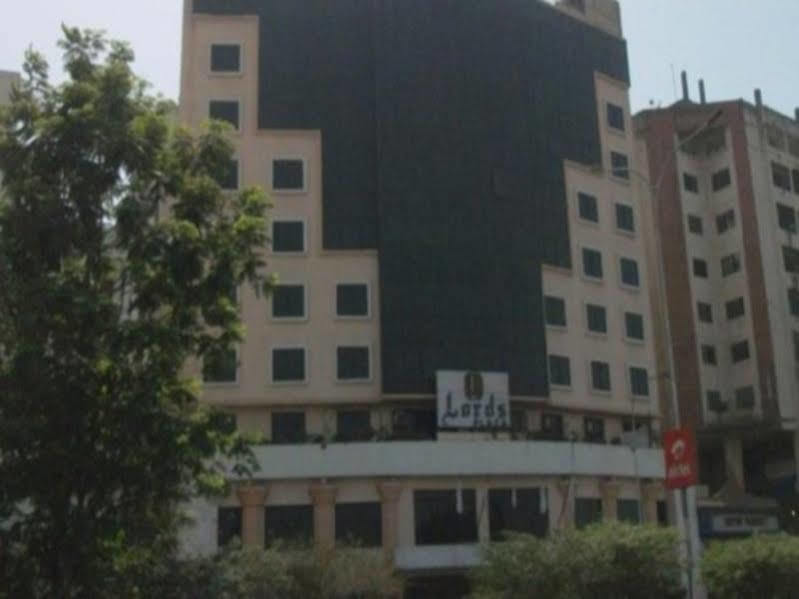 Lords Plaza होटल Surat